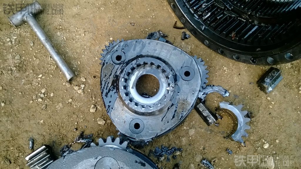 挖掘机液压系统 ex350-5 终传动减速齿轮打坏原因